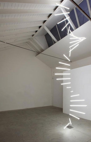 Verso l’infinito e oltre, 2005, neon and Silver wire, environmental height, diam. 200 cm